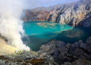 Kawah Ijen Bondowoso, Pesona Alam yang Menyimpan Misteri